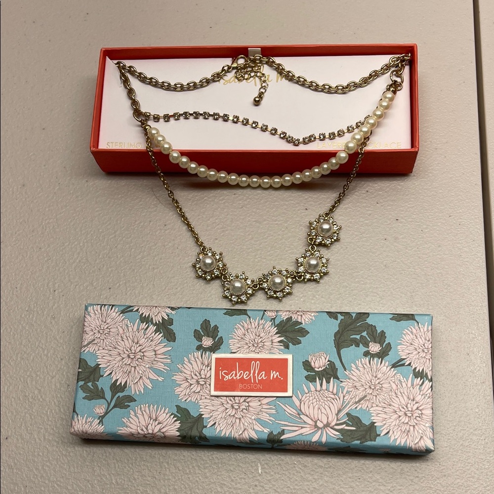 Isabella M Gold and Pearl Floral Necklace. NEW